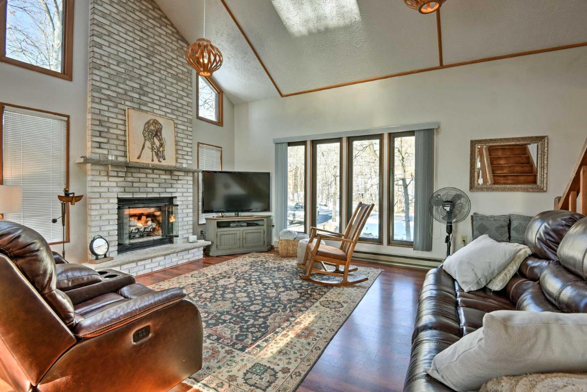 Poconos Home with Fire Pit Hot Tub Deck and Grill! image 8